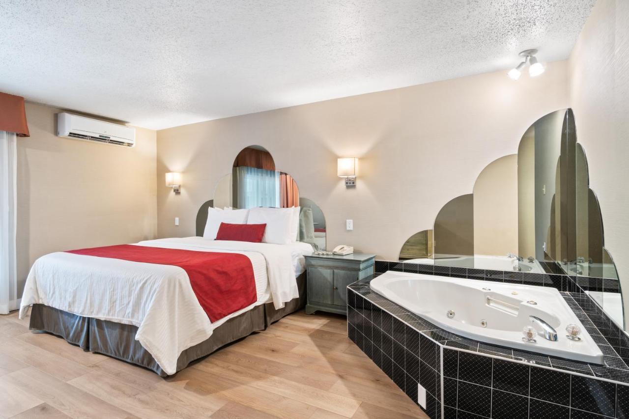 Hotel Bromont Extérieur photo